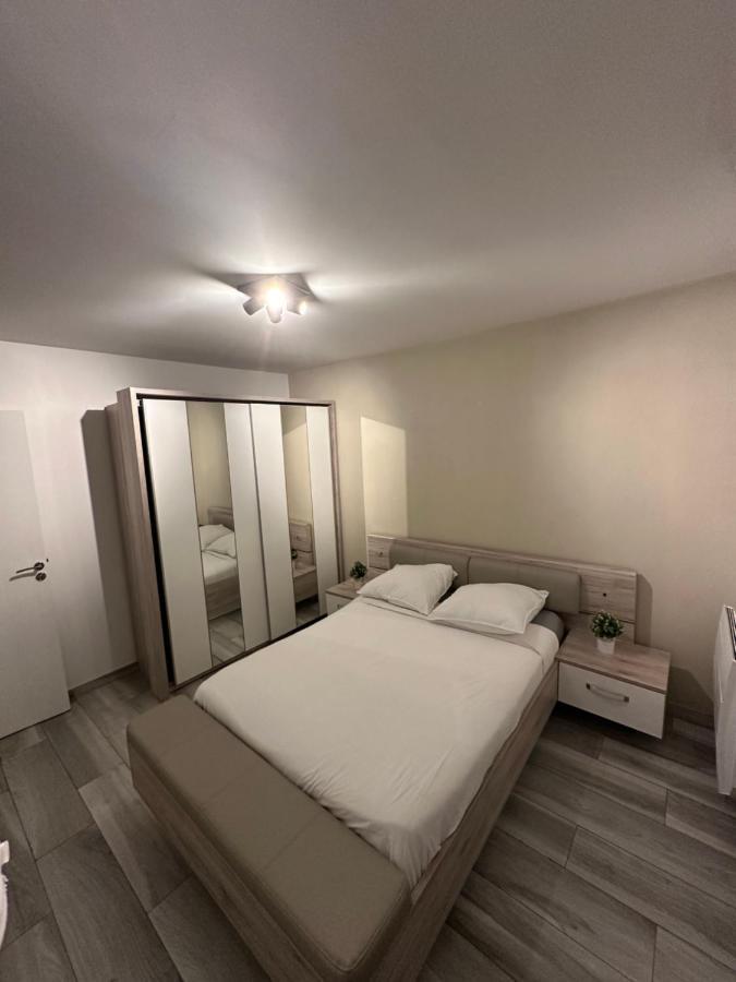 Appartement Proche Paris Et Disney Land. Rosny-sous-Bois Buitenkant foto